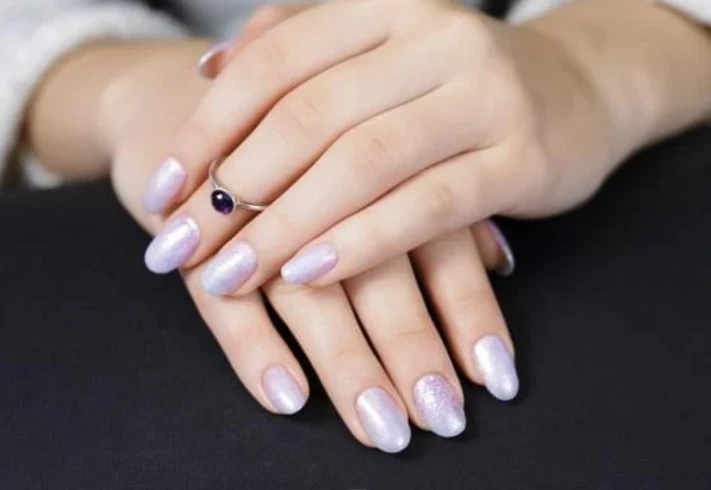 Floral French tips in pastels
