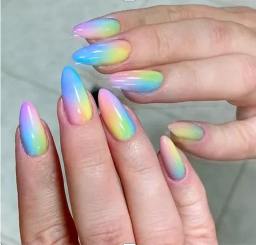 Ombre wiggles nails