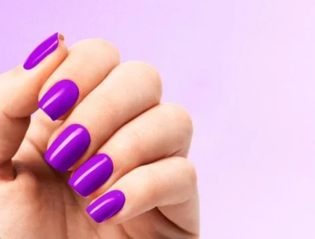 Pretty purple swirl nails