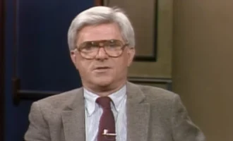 phil Donahue, phil donahue dead, Donahue, phil donahue death, phil donahue cause of death, phil donahue health, phil donahue wife, phil.donahue, how old is marlo Thomas, what did phil donahue die from, phil donahue illness, phil donahue show, did phil donahue die, who was phil donahue married to, bill Donahue, what illness did phil donahue have, what did phil donahue die of