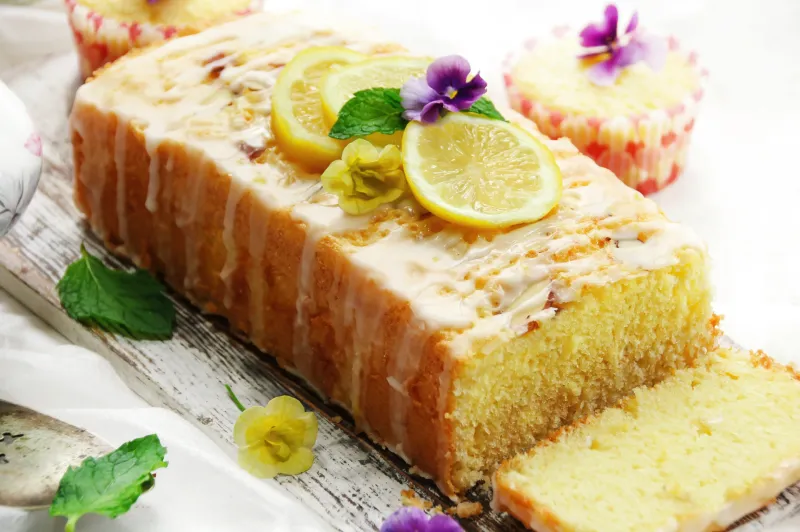 Glazed lemon cake